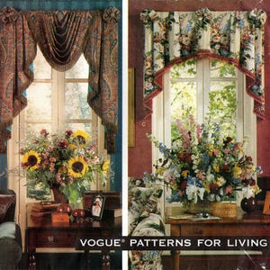 以下が含まれることがあります： Vogue Patterns for Livingの画像。画像には2つの窓の装飾が写っています。1つはペイズリー柄のバランスでフリンジ付き、もう1つは赤い縁取りのフローラルバランスです。画像にはソファ、テーブル、フラワーアレンジメントも写っています。