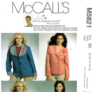 Puede incluir: Un patrón de costura para una chaqueta con cuatro estilos diferentes. El patrón es para las tallas 8-10-12-14-16. El patrón se llama McCall's M5821 y es para una chaqueta con cuello y botones. El patrón se llama "treinta minutos para coser" y es de Nancy Zieman.