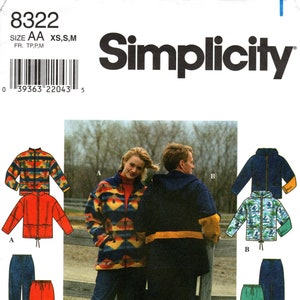 Talla XS/S/M - Patrón 8322 de ropa deportiva Simplicity - Chaqueta o sudadera con capucha y pantalones deportivos unisex para mujeres, hombres y adolescentes - Patrones Simplicity