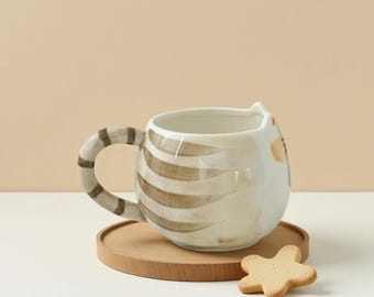 Cute Cat Shaped Ceramic Mug Hand-Painted Large Capacity Coffee Cup for Home & Office Heat Resistant Drinkware for Couples