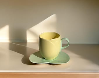 Ceramic Tulip Coffee Cup Set: Flower Shaped Mug, Saucer & Tray