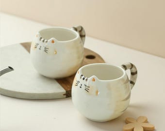 Cute Cat Shaped Ceramic Mug Hand-Painted Large Capacity Coffee Cup for Home & Office Heat Resistant Drinkware for Couples