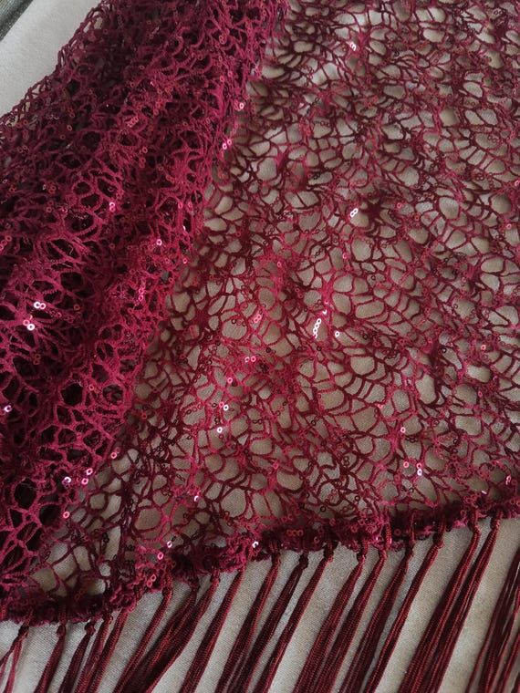 SALSATION　Shawl with opening　ライトレッド Knit shawl with laced border in red color – KGThreads