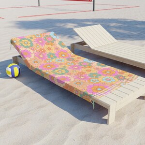 Retro Boho Beach Towel, Soft Floral 70s Travel Towel, Stylish Poolside Cover-Up, Summer Picnic Blanket, Eco-Friendly Beach Gift, Flowers