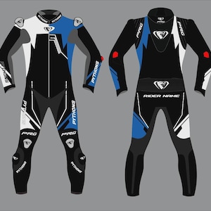 Könnte beinhalten: Ein schwarzer, weißer und blauer Motorrad-Rennanzug mit den Texten "PYTHONS" und "PRG". Der Anzug hat ein stromlinienförmiges Design mit gepolsterten Bereichen an Schultern, Ellbogen und Knien. Der Text "RIDER NAME" ist ebenfalls sichtbar.
