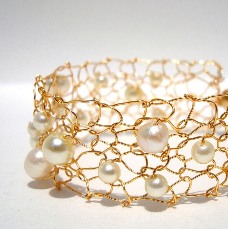 Modern Pearl Bracelet, Delicate Bracelet, Bracelets for Women, Handmade Pearl Jewelry, Unique Wedding Jewelry, Gold Bridal Bracelet image 4