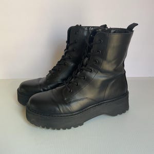 Madden Girl Dynamite Black Combat Boots Platform Size 7 Chunky Lace Up Grunge