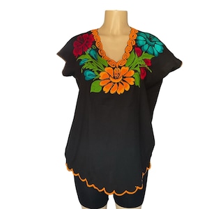 Blouse brodée mexicaine - Haut fleuri artisanal du Chiapas / Blusa Mexicana Bordada Artesanal de Chiapas