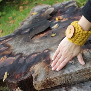 Big slip on handknit cuff/bracelet in barley, eco gifts for her image 3