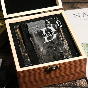 Personalized Whiskey Glass Set, Personalized Whiskey Glasses, Whiskey Glasses in Wooden Box, Groomsmen Gifts, Fathers Day Gift, Gift for Him
