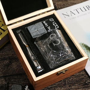 Personalized Whiskey Glass Set, Personalized Whiskey Glasses, Whiskey Glasses in Wooden Box, Groomsmen Gifts, Fathers Day Gift, Gift for Him