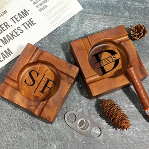 Custom Cigar Walnut Ashtray, Cigar Accessories, Groomsmen Gifts,Perfect Gift for Men, Unique Ashtray, Father and Husband Gifts