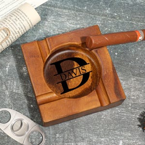 Custom Cigar Walnut Ashtray, Cigar Accessories, Groomsmen Gifts,Perfect Gift for Men, Unique Ashtray, Father and Husband Gifts
