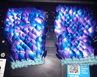 Random Color Dragon Scale Fingerless gloves