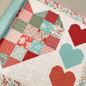 Timeless Hearth Affection Quilted Table Runner NCU0PTT2784