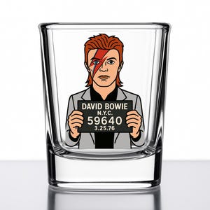 David Bowie Mug Shot Shot Glass – Funny Cartoon Celebrity Gift – Ziggy Stardust Barware – Quirky Rock Star Collectible – Mug Shotz Series