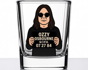 Vaso de chupito de Ozzy Osbourne – Regalo divertido de foto policial con caricatura – Artículos de bar de leyenda del rock – Colección peculiar de famosos – Serie Mug Shotz – Impresión UV DTF