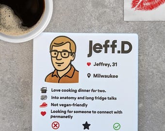 Posavasos con perfil de citas de Jeffrey Dahmer: regalo divertido de crímenes reales / Posavasos con parodia de asesino en serie / Decoración de humor negro para el hogar / Merchandising de Murderino