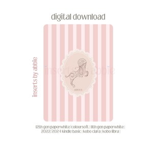 Può includere: Un download digitale con sfondo a righe rosa chiaro e bianco. Una cornice ovale centrale con bordo in pizzo contiene un'illustrazione a linee di un ariete e il testo ARIES. Il testo include digital download, inserts by abbie e la compatibilità.