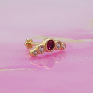 14K Solid Gold CZ Fünf Steine flache Rückseite Ohrring | Echt Gold Rosa Stein Conch Ohrring, Helix Tragus Piercing, Knorpel, Ohr Piercing, Ohrstecker