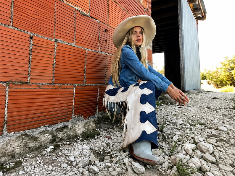 Western Leather Chaps Women, Fringe Cowboy Chaps, Blue & Ivory Rodeo Chaps, Cowgirl Riding Chaps, Handmade Leather Chinks