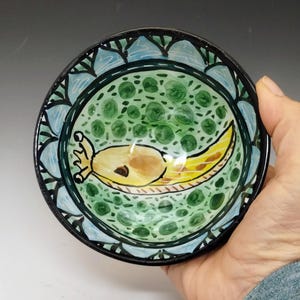 Cuenco de cerámica con forma de babosa banana amarilla hecho a mano: mascota de mayólica de la Universidad de California en Santa Cruz
