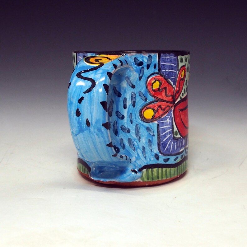 Handmade Majolica Red Bird Mug – Whimsical Pottery Coffee Cup (9 ounce) Bild 5