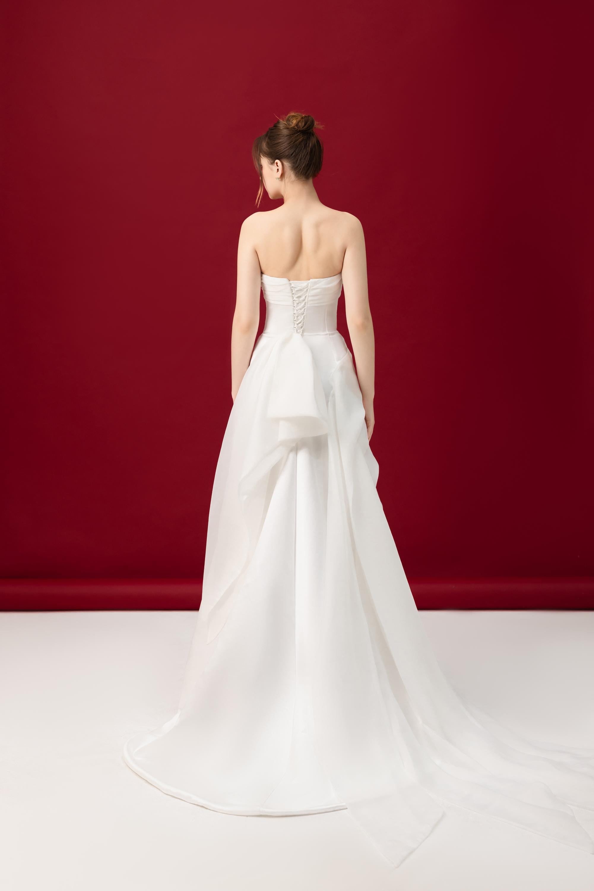 Classic A-Line Wedding Dress with a Satin Train for a Polished Look
