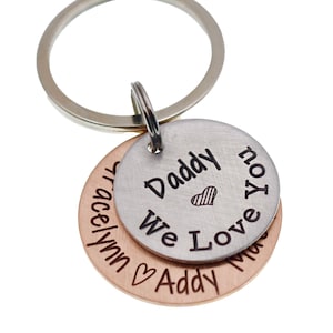 Personalisierte Papa oder Opa Schlüsselanhänger, Vatertagsgeschenk für Papa oder Opa von Kindern, Papa Schlüsselbund, Metall Schlüsselbund mit Namen des Kindes