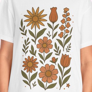 Vintage Flower Shirt, gift for her, Flower T Shirt, Boho Shirt, Retro Floral Shirt, Gift for Flower Lover, t-shirt women,  Botanical Shirt