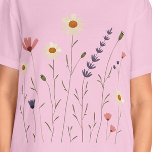 Vintage Flower Shirt, gift for her, Flower T Shirt, Boho Shirt, Retro Floral Shirt, Gift for Flower Lover, t-shirt women,  Botanical Shirt