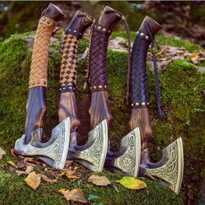 Beautiful custom handmade viking forged axe, Groomsmen gift , Birthday Gift, collectibles axe , Gift for him , Anniversary gift for husband
