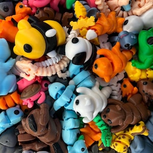 Animali antistress mobili stampati in 3D: miniature colorate realizzate in BIO-PLA, perfette come regalo, decorazione o rilassante giocattolo antistress.