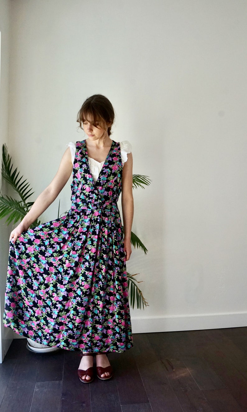 FLORAL OVERALL Dress with Pockets . Vintage 90s Sleeveless Dress . Womens Grunge Jumper Dress image 9