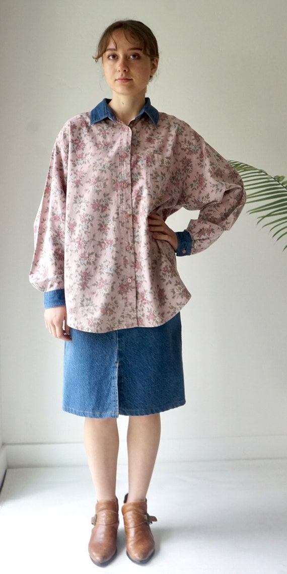 FLORAL Denim Blouse . Vintage 90s OverSized COTTO… - image 5