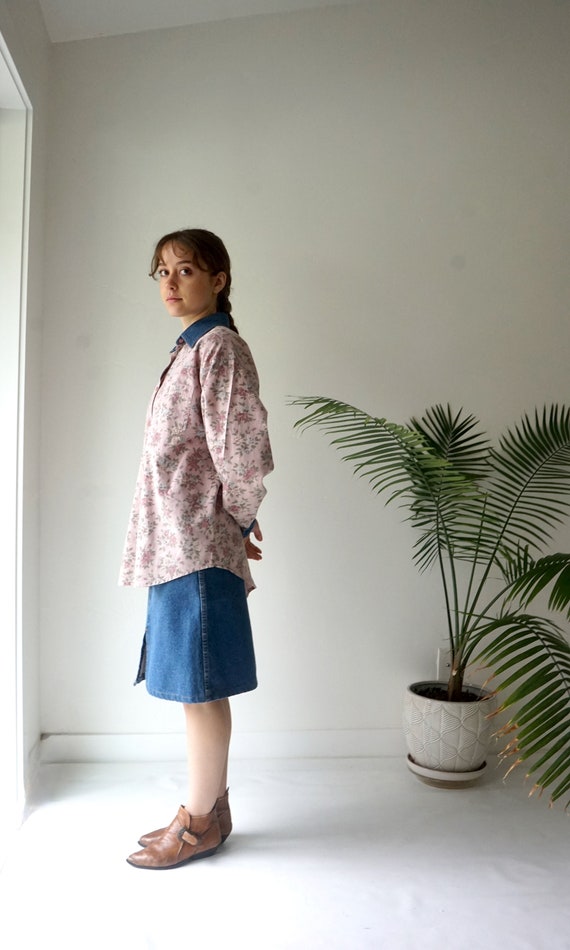 FLORAL Denim Blouse . Vintage 90s OverSized COTTO… - image 6