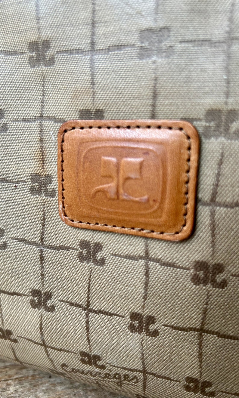 Vintage 70-tals Courreges canvasväska fransk designer kuvertväska läderdetaljer beige logotyp bild 2