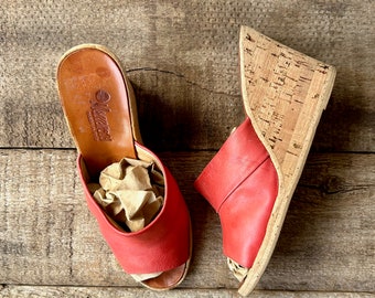 CORK WEDGE Sandals  .  Vintage 80s Red LeatherSandals . Open Toe Slide Mules  // Size 6 1/2 // Sz 6.5
