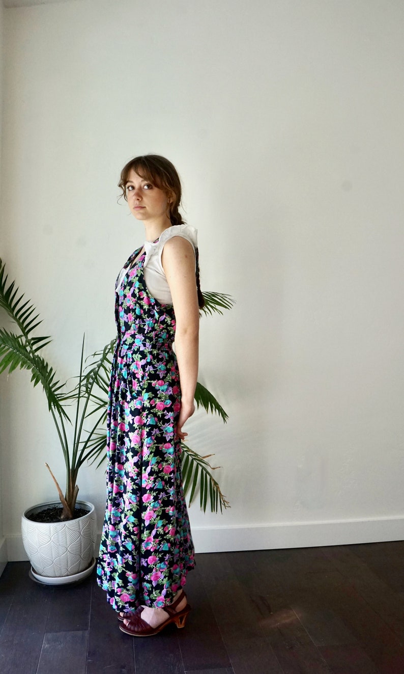 FLORAL OVERALL Dress with Pockets . Vintage 90s Sleeveless Dress . Womens Grunge Jumper Dress image 6