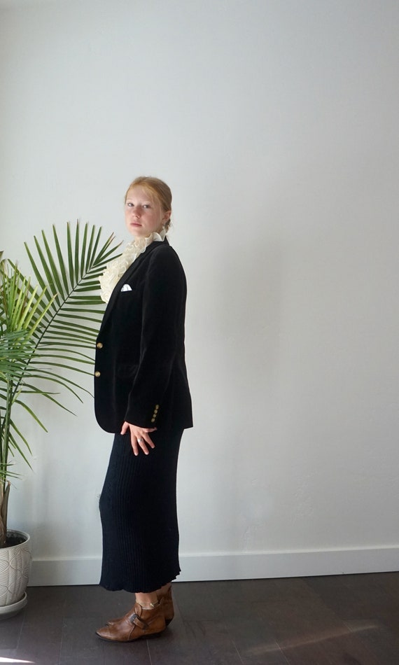 Black VELVET JACKET . Vintage 70s Black Velvet Bl… - image 6