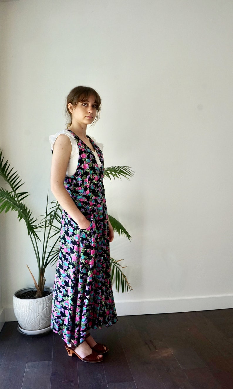 FLORAL OVERALL Dress with Pockets . Vintage 90s Sleeveless Dress . Womens Grunge Jumper Dress image 8