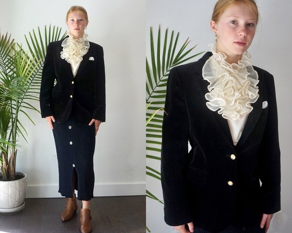 Black VELVET JACKET . Vintage 70s Black Velvet Bl… - image 1