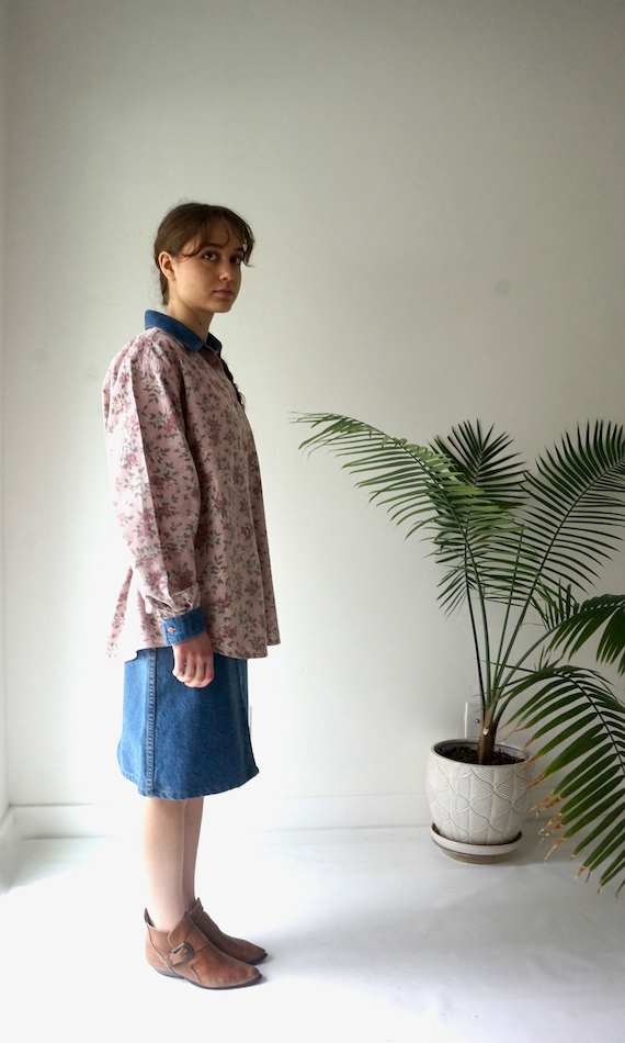 FLORAL Denim Blouse . Vintage 90s OverSized COTTO… - image 9