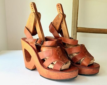 Leren sandalen uit de jaren 70.  Vintage slingback met open tenen // maat 7 1/2