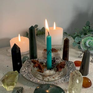 Hire me luck spell details personalised candle crystal ritual Citrine Pyrite Green Aventurine Clear Quartz career success Moonbeam Lane witch Lysandra