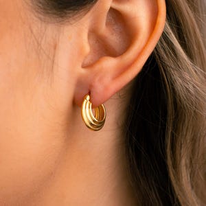 Bold Huggie Earrings, Minimalist Gold Hoop Earrings, Ridge Earrings, Chunky Huggie Hoops, Everyday Statement Earrings, Perfect Gift for Her