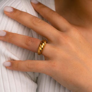 Gold Twist Dome Ring, Bold Croissant Ring, Chunky Gold Ring, Statement Ring for Women, Minimalist Ring, Twist Ring, Rope Ring, Gift for Her