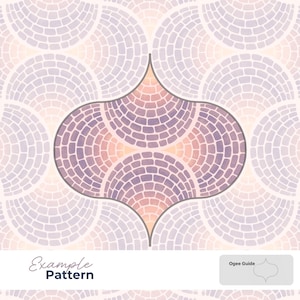 K&ouml;nnte beinhalten: Ein sich wiederholendes Ogee-Muster mit einem Mosaik aus kleinen, geschwungenen Kacheln in sanften Lavendel-, Hellrosa- und Cremet&ouml;nen. Das Design enth&auml;lt eine hervorgehobene zentrale Ogee-Form mit dunkler Umrandung sowie den Text Example Pattern und Ogee Guide.