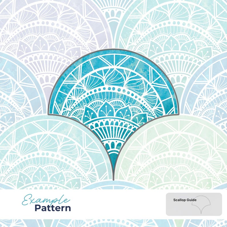 K&ouml;nnte beinhalten: Ein sich wiederholendes Muster aus &uuml;berlappenden bogenf&ouml;rmigen Formen mit komplizierten wei&szlig;en Linien-Mandalas auf einem Aquarellhintergrund in Hellblau, T&uuml;rkis und Lavendel. Der Text Example Pattern erscheint unten links mit einem Scallop Guide.