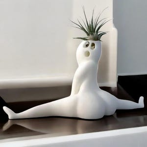Funny Ghost Planter - Cute Spooky Desktop Flower Pot Sculpture - Unique Halloween Home Decor & Fun Accent for Your Desk or Garden, gift idea